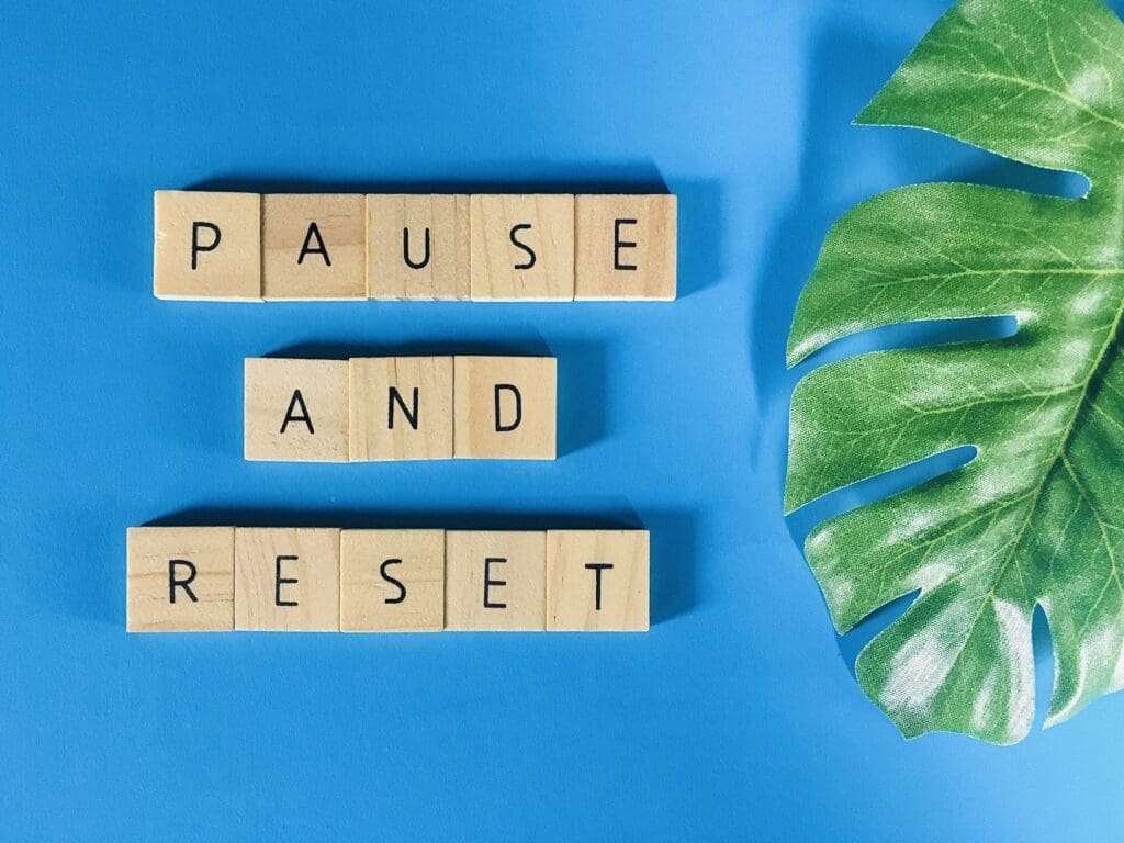 PAUSE AND RESET