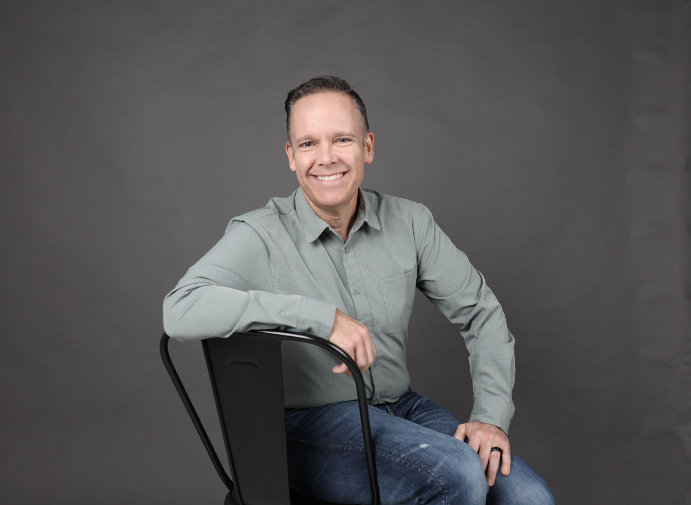 Josh Elledge of PodVerified explaining how to get on podcasts as a business guest