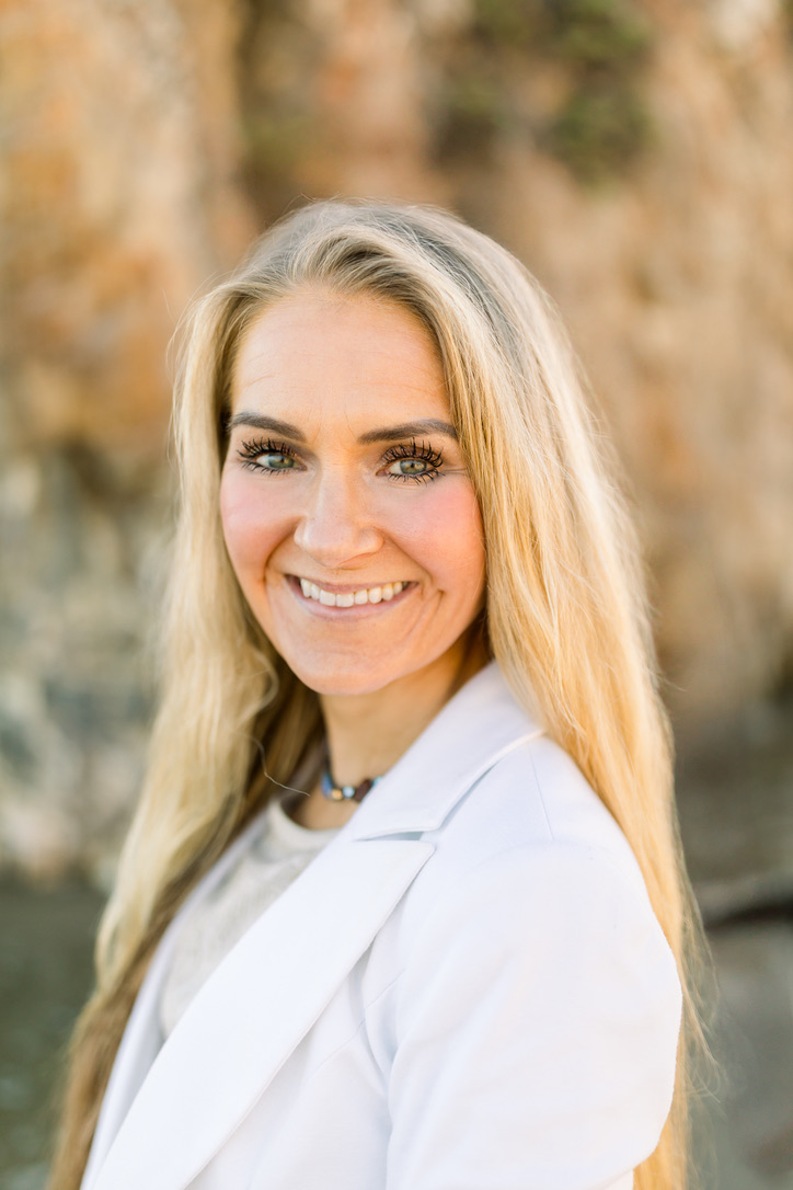 Dr. Christiane Schroeter, leadership strategist, sharing advice on how to find a job